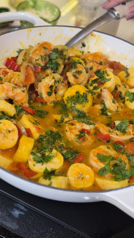 Moqueca de Camarão com Banana da Terra