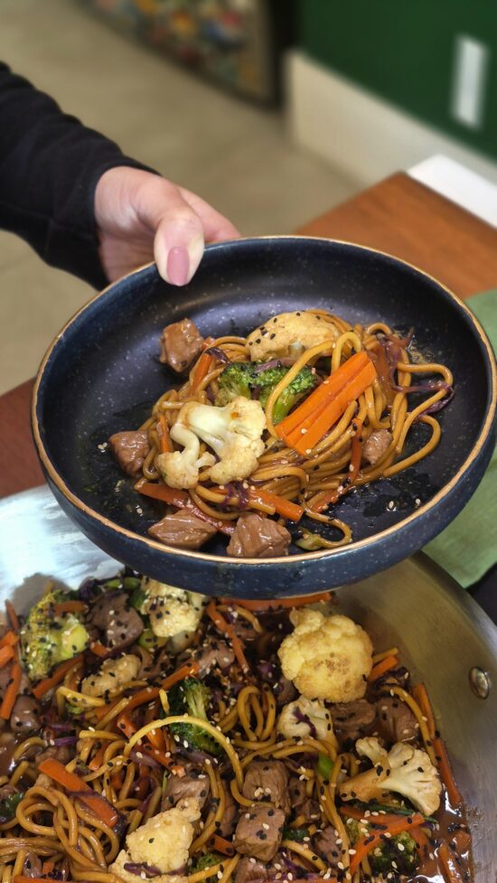 Yakisoba de Carne com Legumes